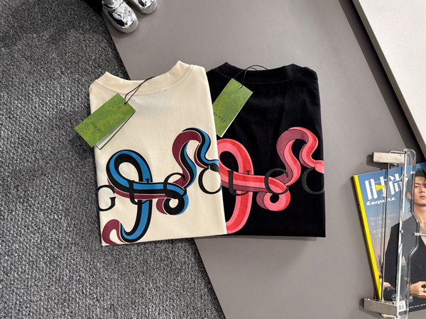 ブランドTシャツ全体デザイン